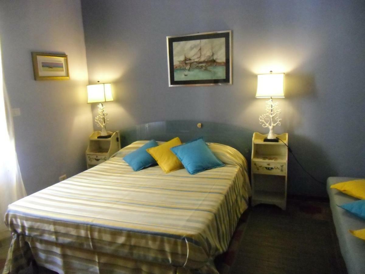 Anirbas Bed & Breakfast Реджо ди Калабрия Стая снимка